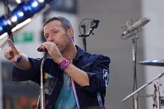 Coldplay впервые за 10 лет возглавила чарты