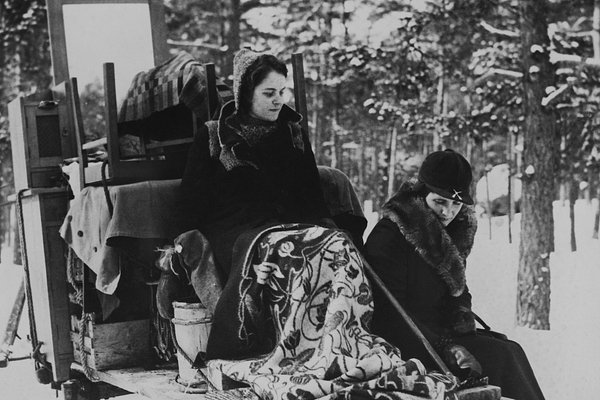 «Потеря Родины стала для них катастрофой» Миллионы россиян уехали из страны. Как перевернулась их жизнь?