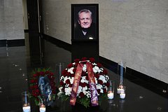 В Москве началось прощание с Юрием Морозом
