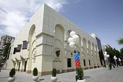 Азербайджанский Русский театр отменил гастроли в России