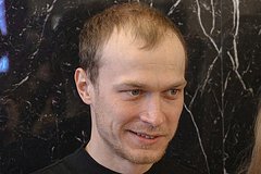 Опубликованы фото Юры Борисова со съемок фильма автора «Назови меня своим именем»